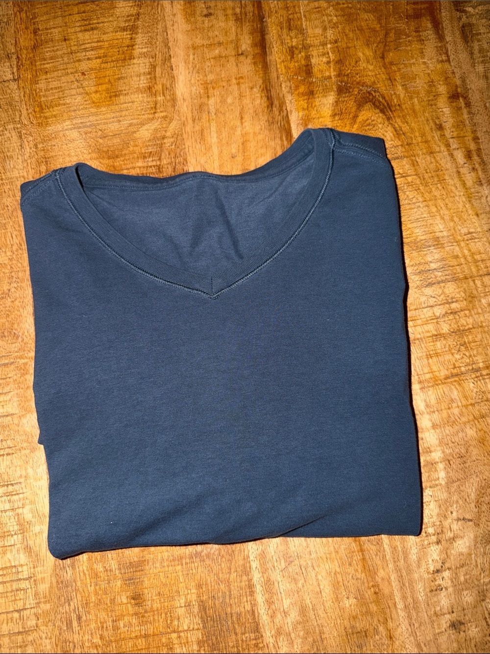 lululemon athletica Men's V-Neck Shirt Navy Blue